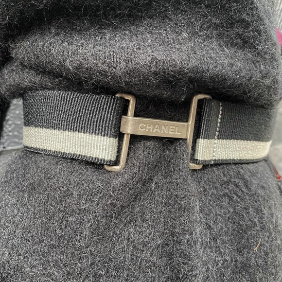 CHANEL voyage series Waist bag - Picture 4 of 13